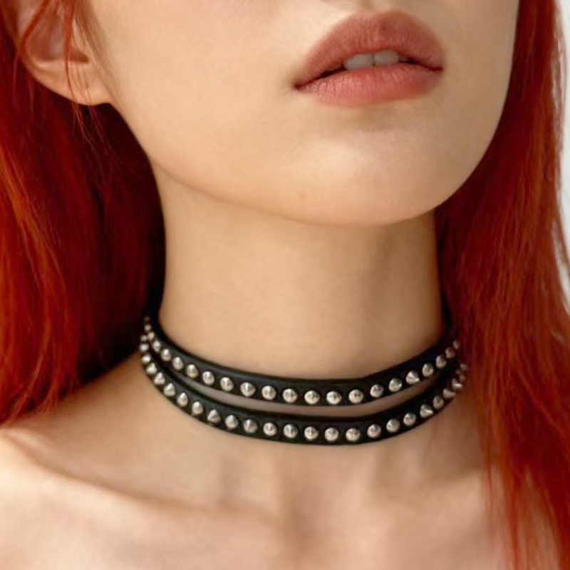 Women'S Accessories In The 90S - Collier ras du cou en cuir