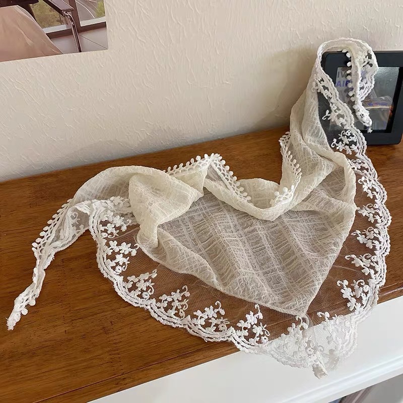 Women Accessories Photos - Mode dentelle Triangle foulard romantique dentelle