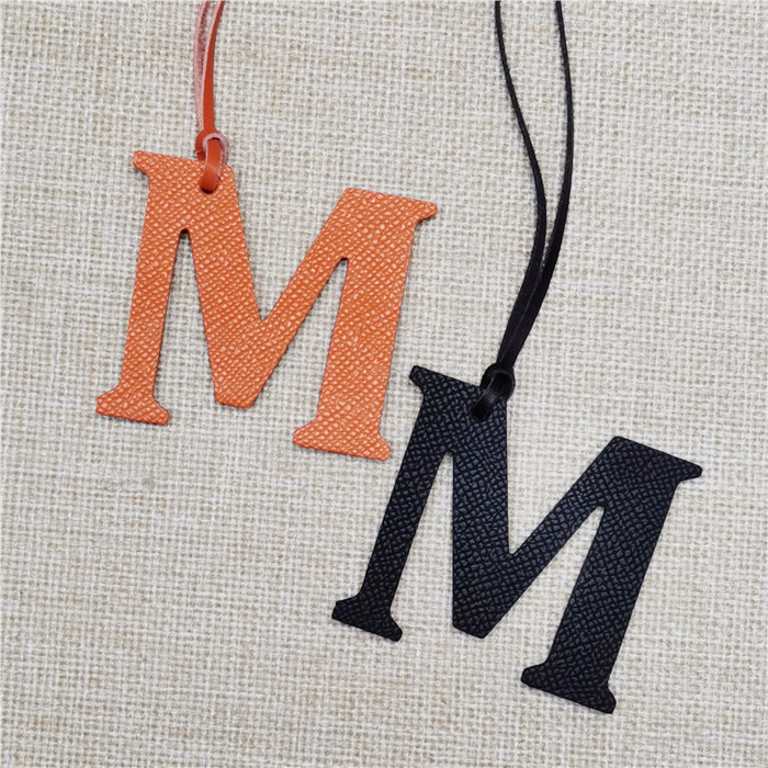 Women Accessories Name In English - Porte-clés lettre anglaise M en cuir