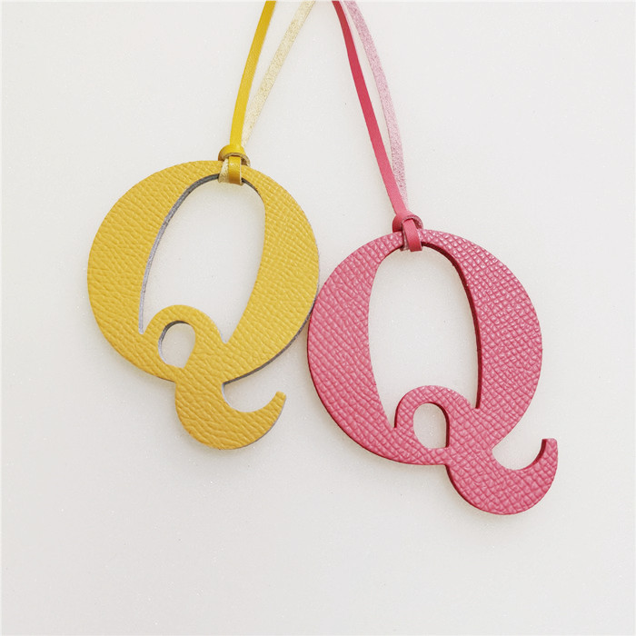 Women Accessories Name In English - Lettre anglaise Q Alphabet peau de