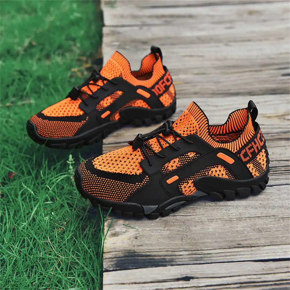 Women Accessories Business Name Ideas - Chaussures de trekking pour hommes, bottes