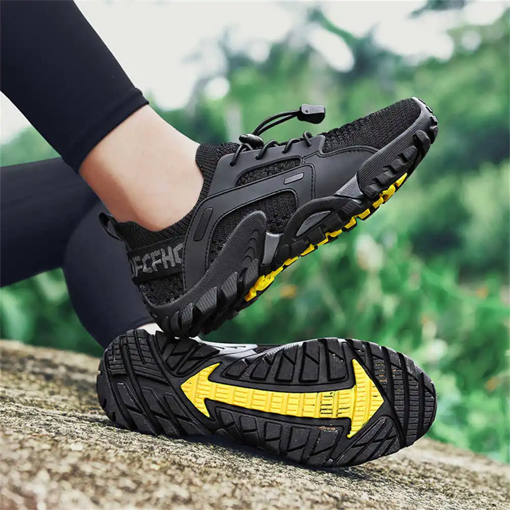 Women Accessories Business Name Ideas - Mocassins de randonnée pour hommes, chaussures