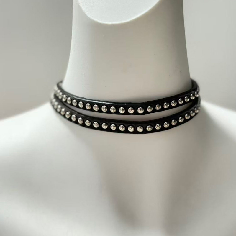 Collier ras du cou en cuir ave - Women'S Accessories In The 90S avis et prix