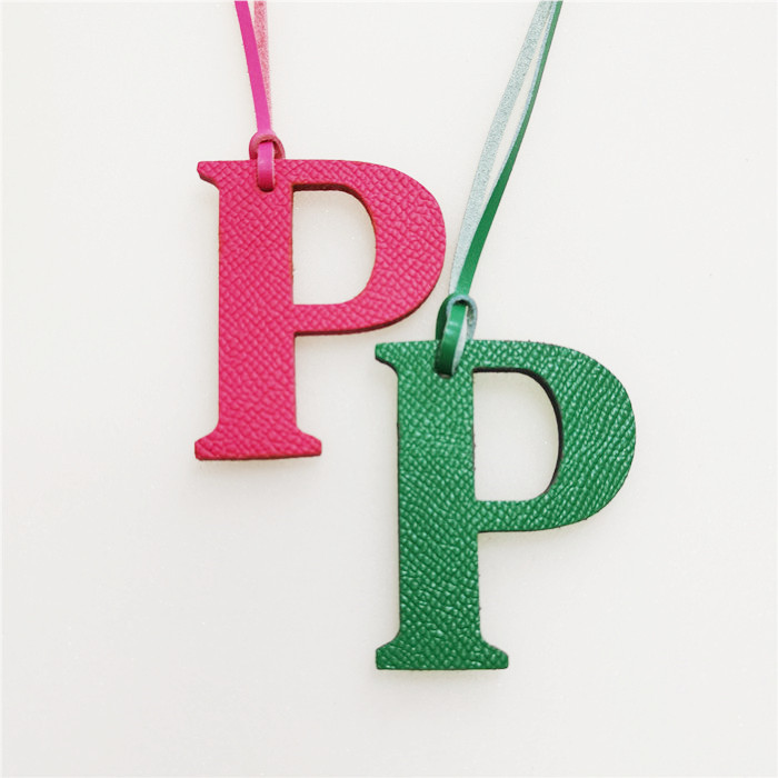 Porte-clés lettre P de l'alpha - Women Accessories Name In English avis et prix