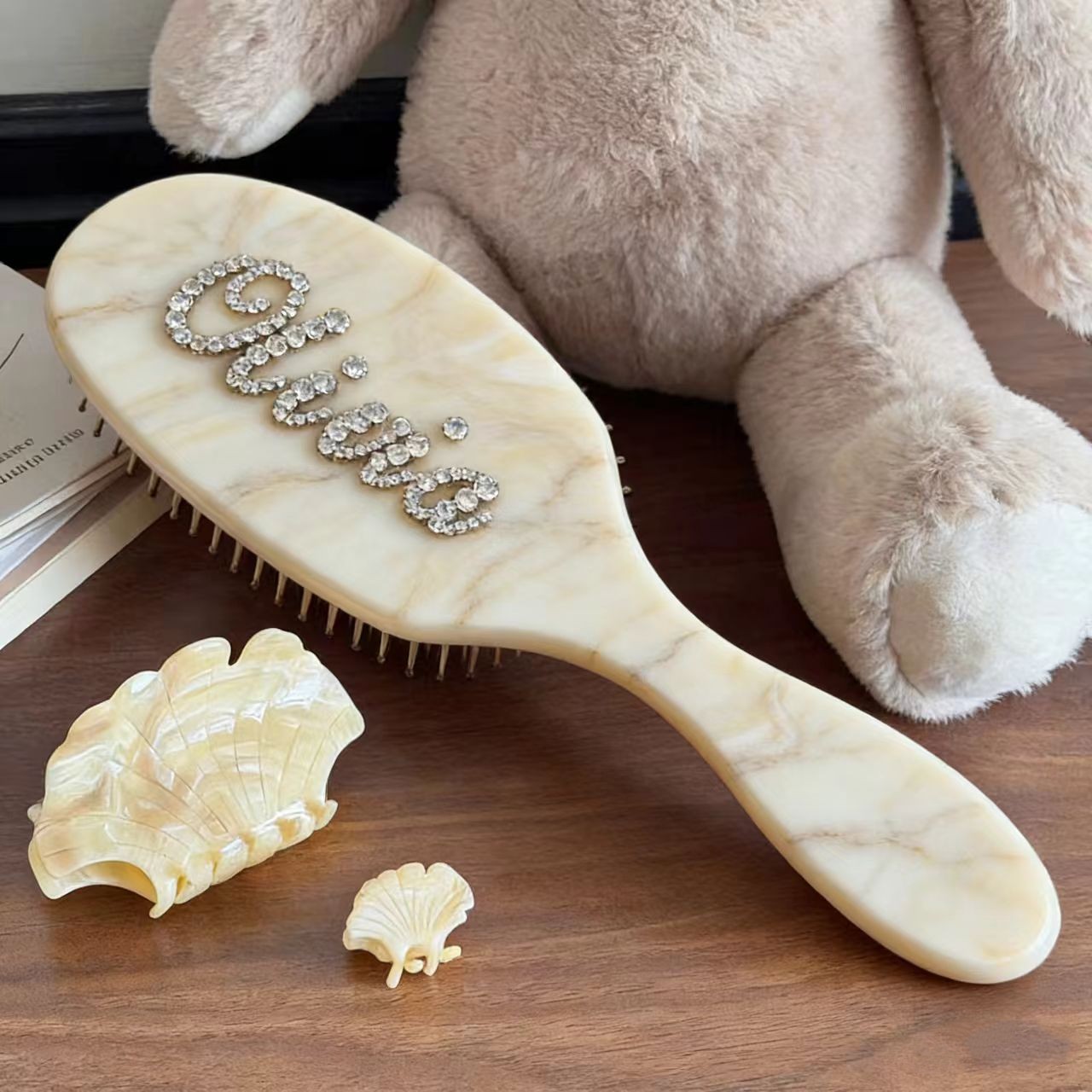 Peigne de massage personnalisé - Women Accessories Name In English avis et prix