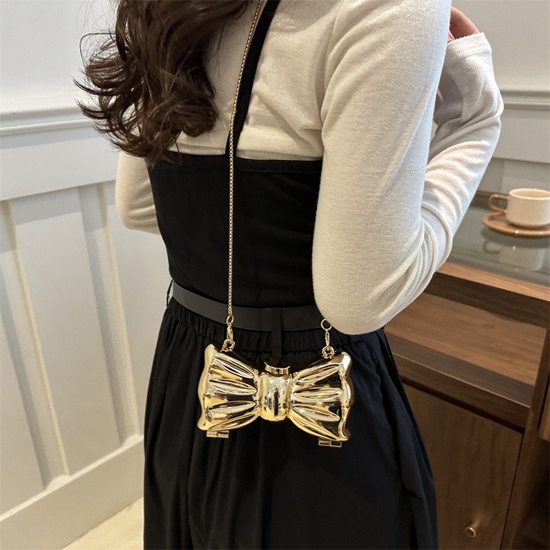 Mini pochette rigide en métal  - Wallet Chain Bag avis et prix