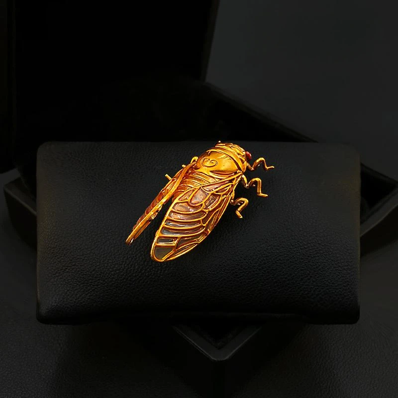 Broche cigale dorée avec une b - Women Accessories Meaning avis et prix
