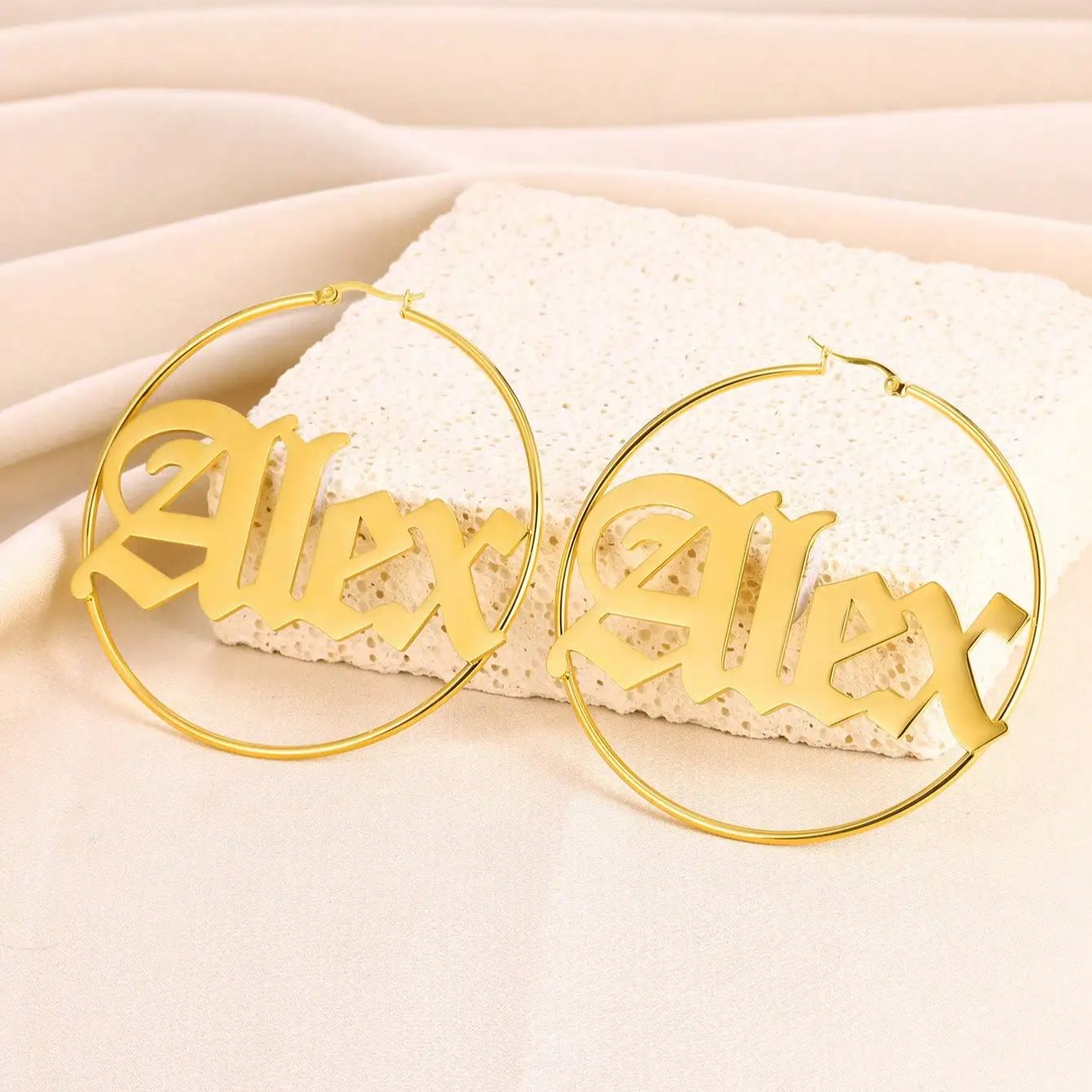 Boucles d'oreilles gothiques a - Women Accessories Name In English avis et prix