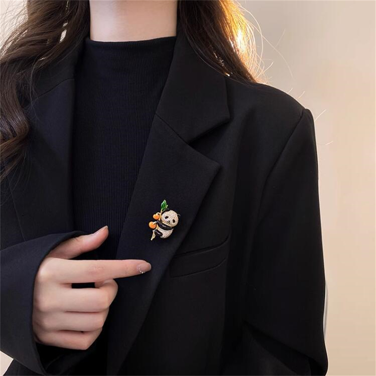 Broche Panda mignon avec kaki  - Women Accessories Meaning avis et prix